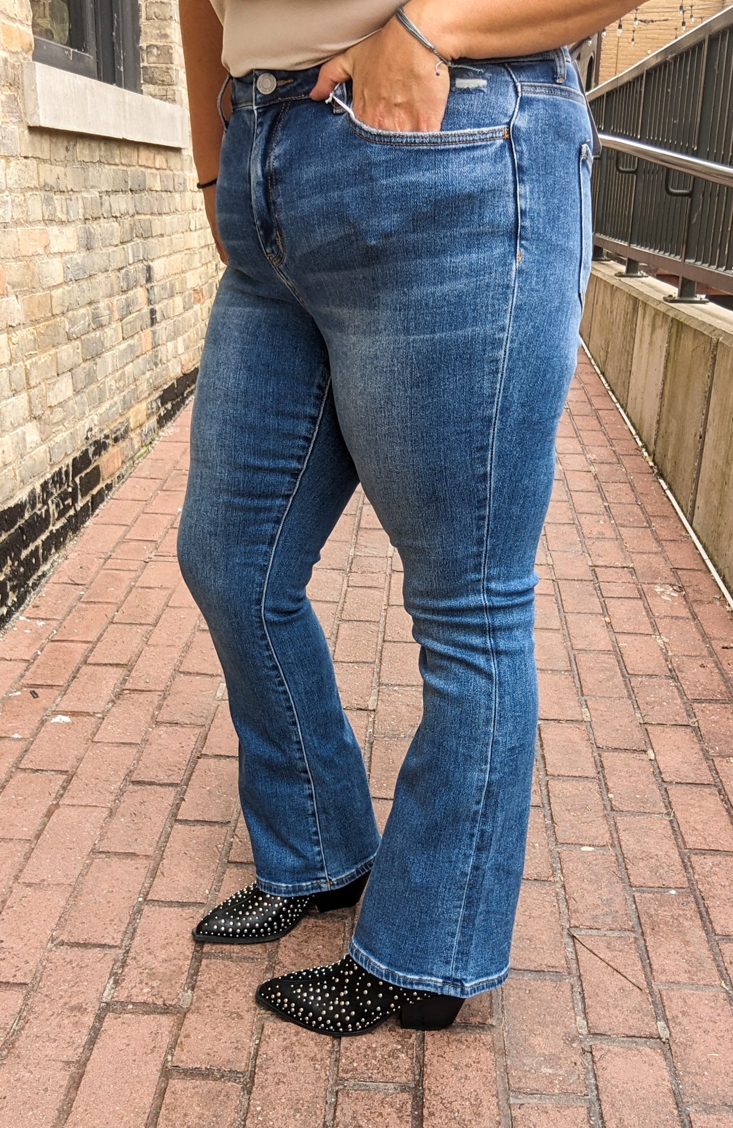 Shining Bootcut Jean