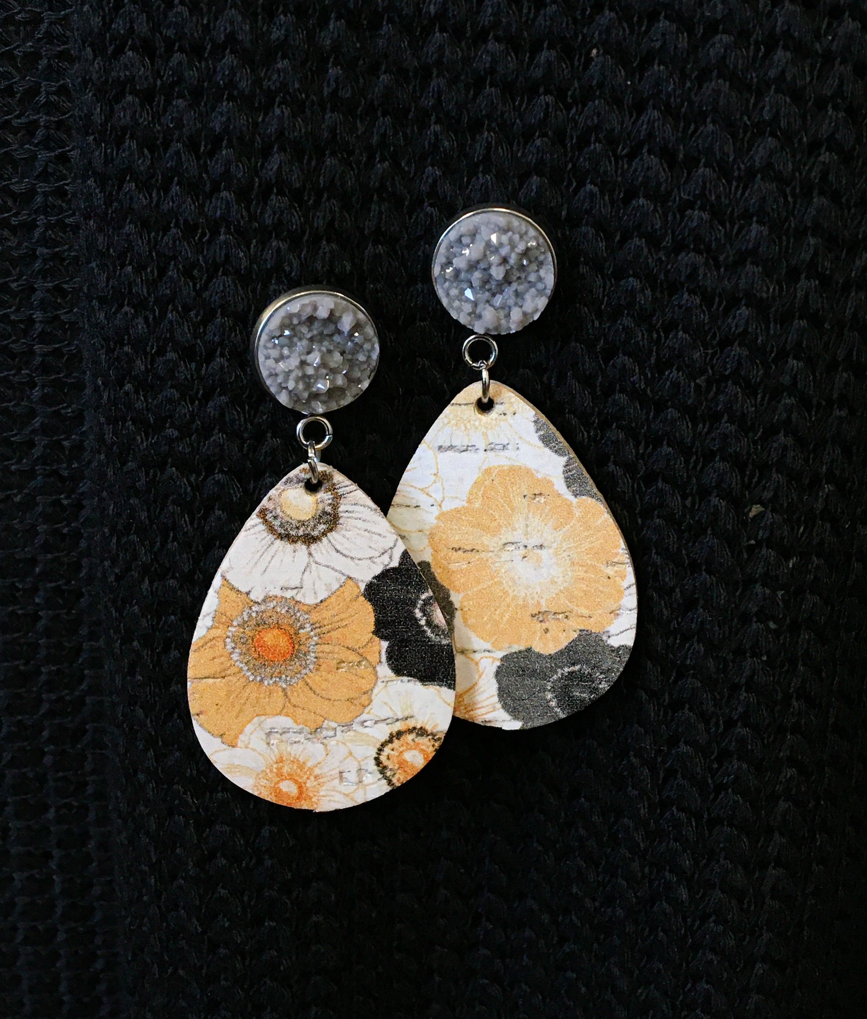 Faint Florals Studded Dangle